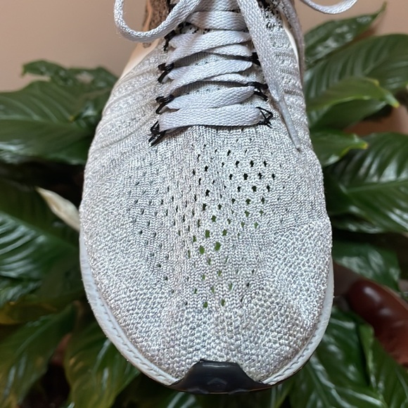 Mid top Black and Gray Nike Zoom - Picture 6 of 6